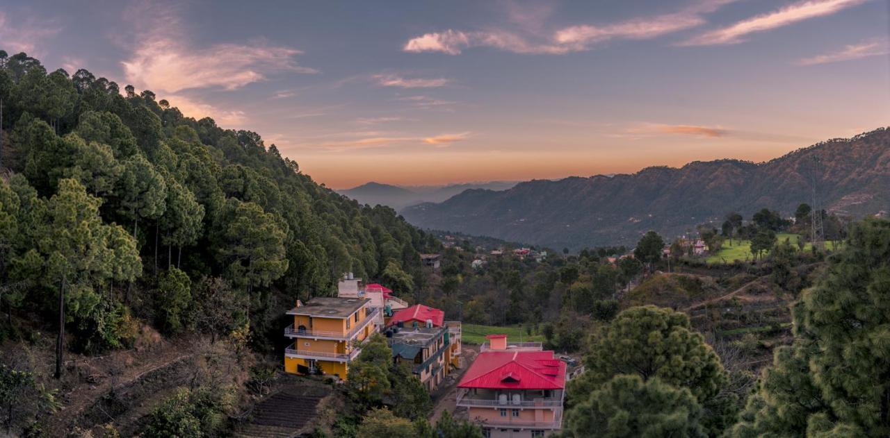 Terrace Retreat Bed and Breakfast Kasauli Buitenkant foto